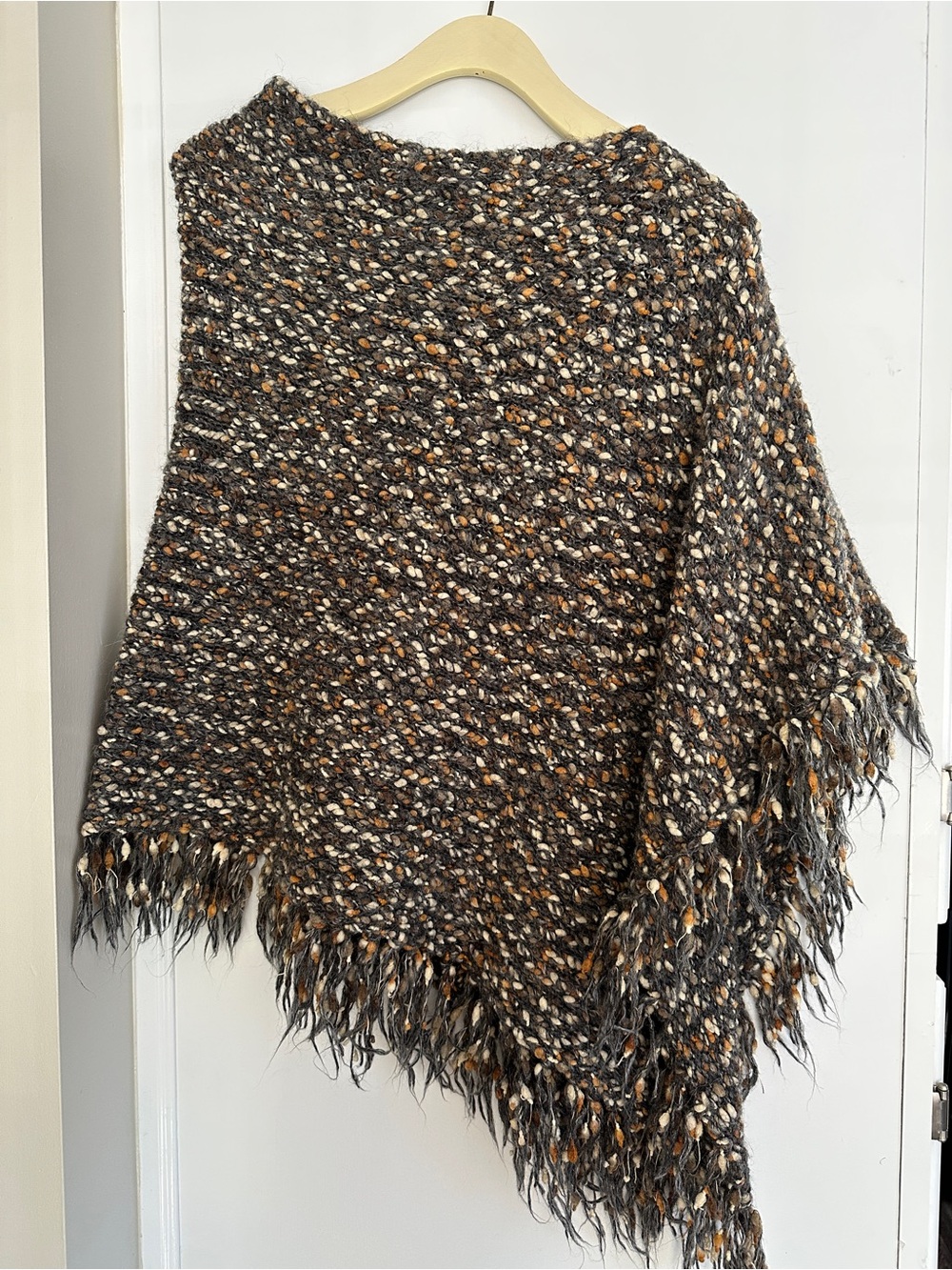 CAbi Chunky Knit Fringe Poncho Shawl Brown Gray Speckled Boho Fall Winter